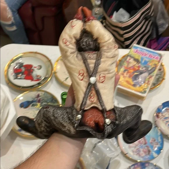 Vintage Style clown Figurine in Brown and Beige - Picture 2 of 2